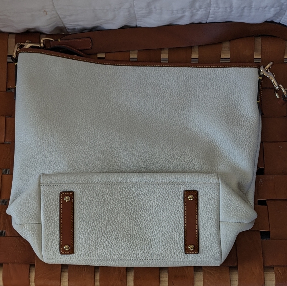Dooney & Bourke - Picture 5 of 7